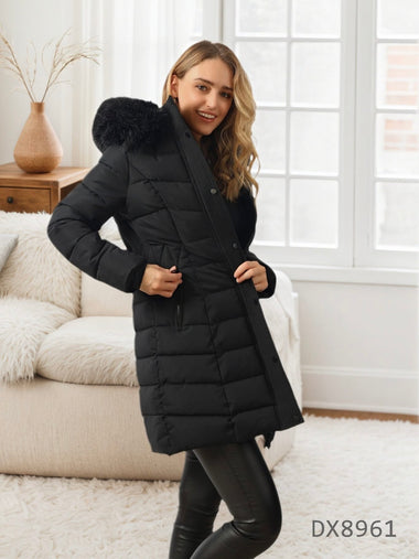 Fekete meleg télikabát levehető fekete prémmel