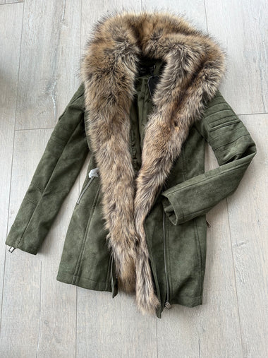 Levehető prémgalléros csinos művelúr kabát - zöld
