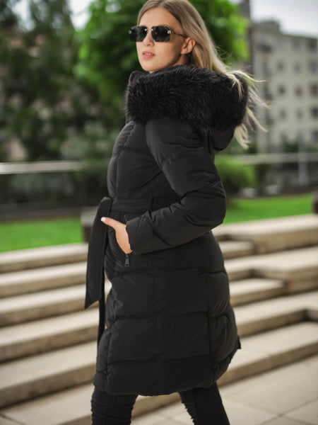 Fekete, vastag télikabát kivehető megkötővel