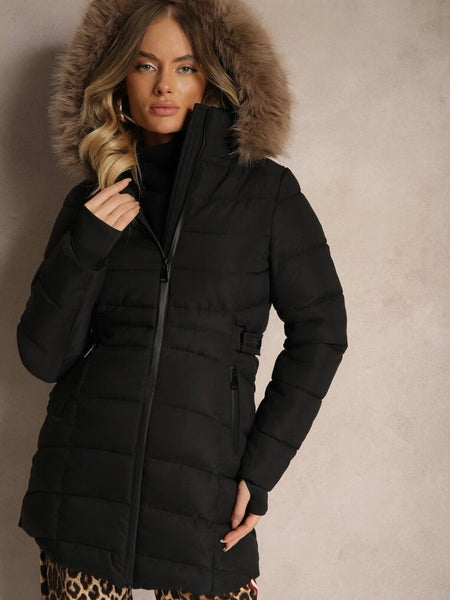 Patenttal szűkíthető, karcsúsított fekete női télikabát 8907