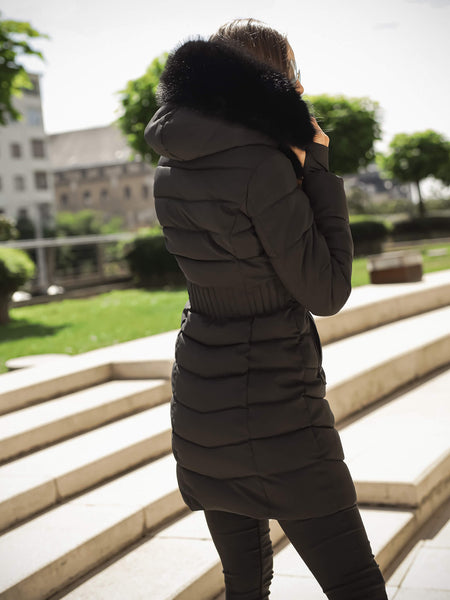 Középhosszú női fekete télikabát fekete prémmel - Bemutatódarab volt