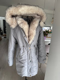 PRÉMIUM csupa bunda szürke parka kabát levehető prémmel