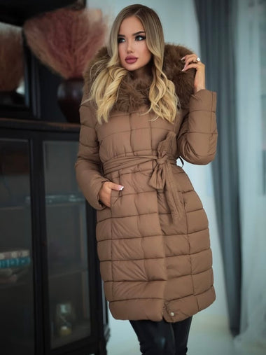 Pillekönnyű és nagyon meleg karamellbarna télikabát