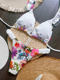 Hímzett virágos bikini szett – fehér alapon színes részletekkel