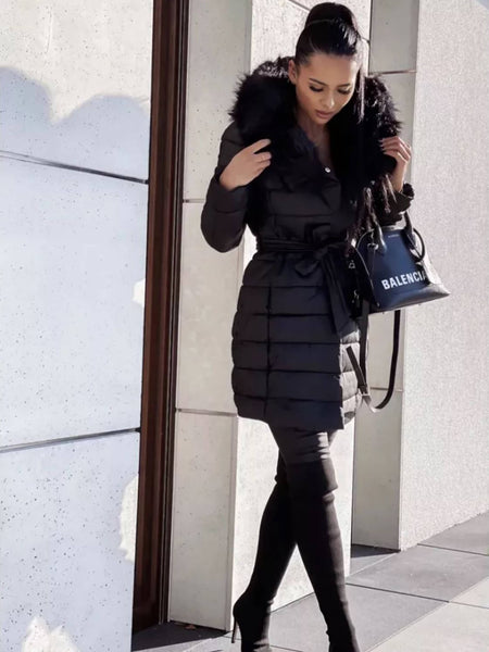 Ökobőr vízlepergető középhosszú fekete csinos télikabát fekete prémes kapucnival