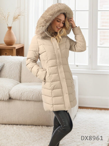 Bézs meleg télikabát levehető prémmel