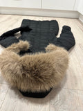 Karcsúsított középhosszú meleg női fekete télikabát barna szőrrel DX8831B