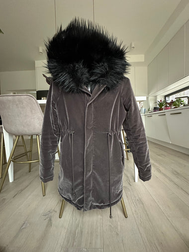 PRÉMIUM bársonyos szürke óriás kapucnis meleg női parka kabát