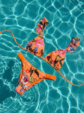 Hímzett virágos bikini szett – narancs alapon színes részletekkel