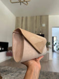 Keményfalú elegáns női kistáska, clutch -bézs lakk és művelúr / utolsó darab