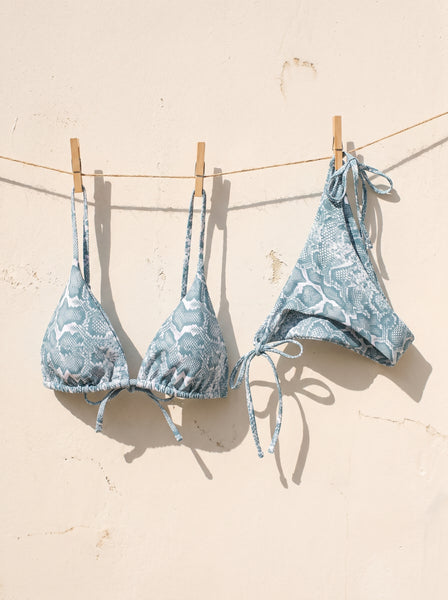 Kék-kígyómintás megkötős bikini szett