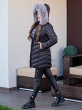 Fekete karcsúsított női télikabát szürke kapucniszőrrel - DX8660B